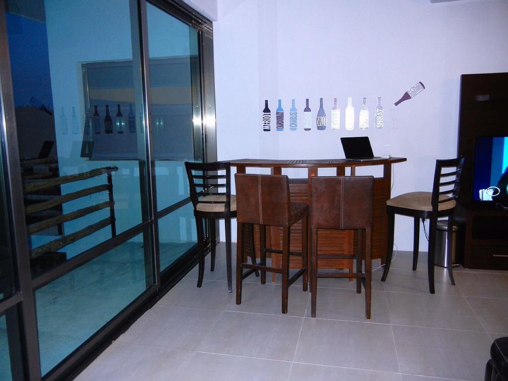 Hostal Urbano - Aeropuerto Alfredo V. Bonfil Екстер'єр фото